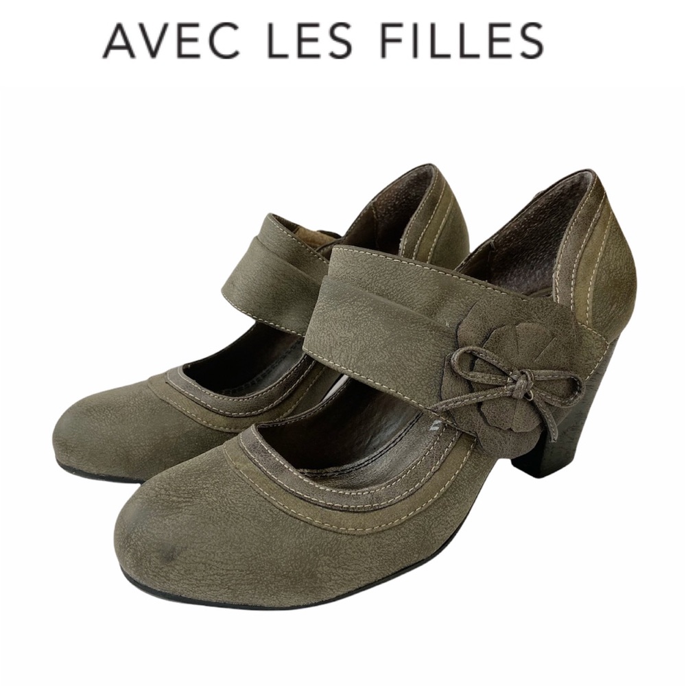 Avec Les Filles Mary Jane Heels w/Flower Green 7.5